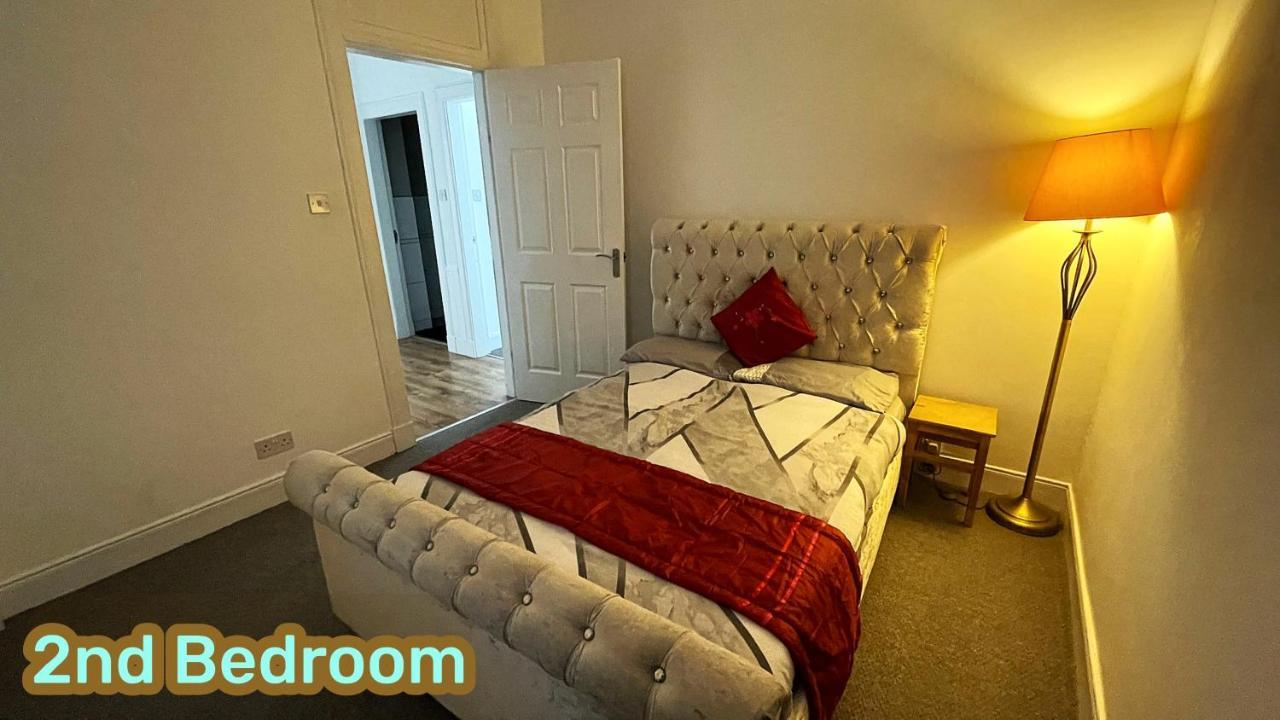 2 Bedrooms Entire Apartment Self Check In Kelty Exteriör bild