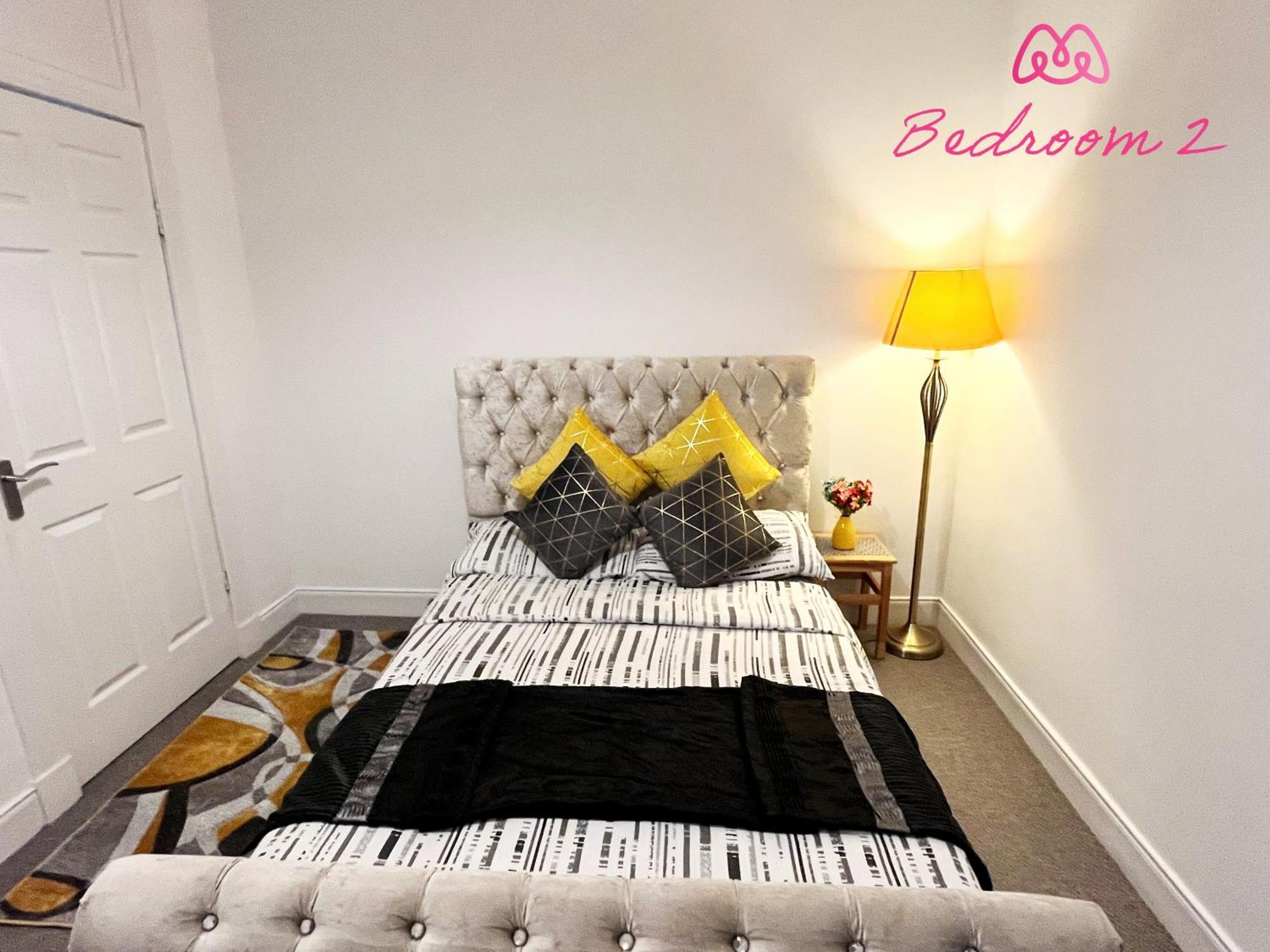 2 Bedrooms Entire Apartment Self Check In Kelty Exteriör bild