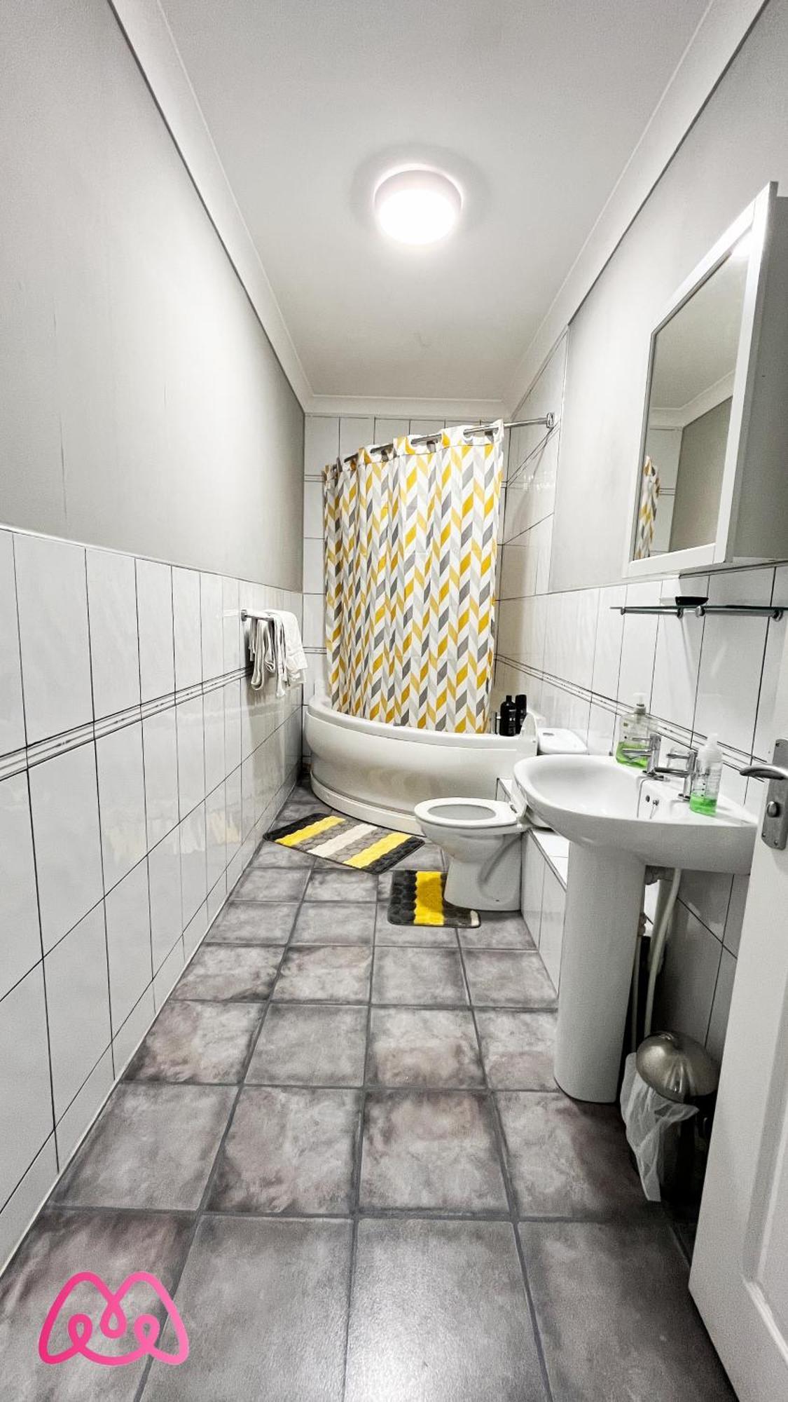 2 Bedrooms Entire Apartment Self Check In Kelty Exteriör bild