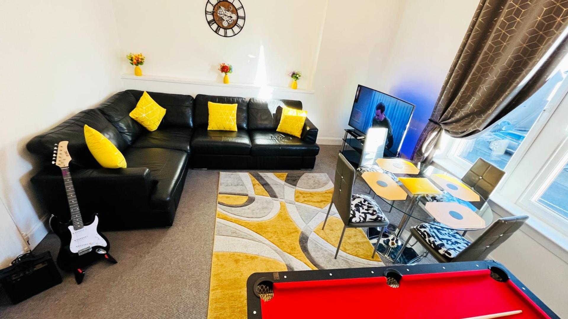 2 Bedrooms Entire Apartment Self Check In Kelty Exteriör bild